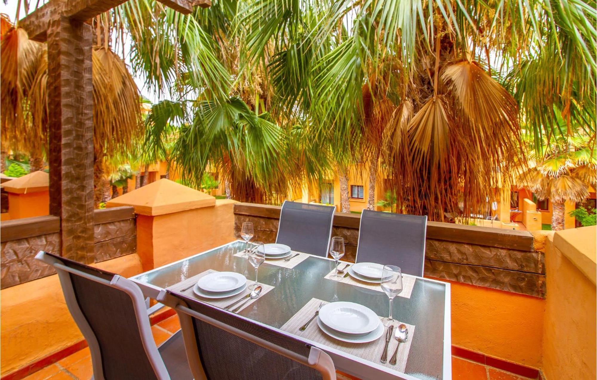 Lovely Apartment In Los Alcazares With Kitchen Eksteriør bilde